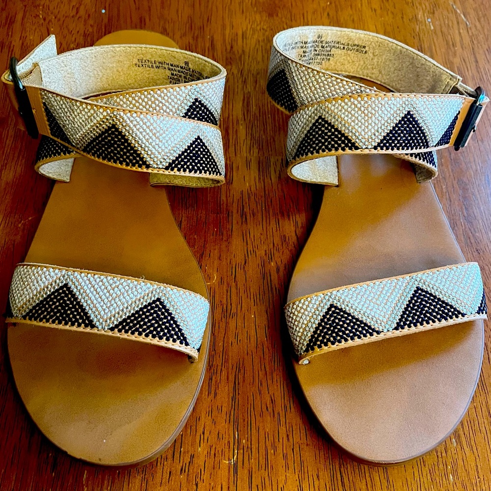 Women’s sandals size 9.5, beaded. by Mossimo.